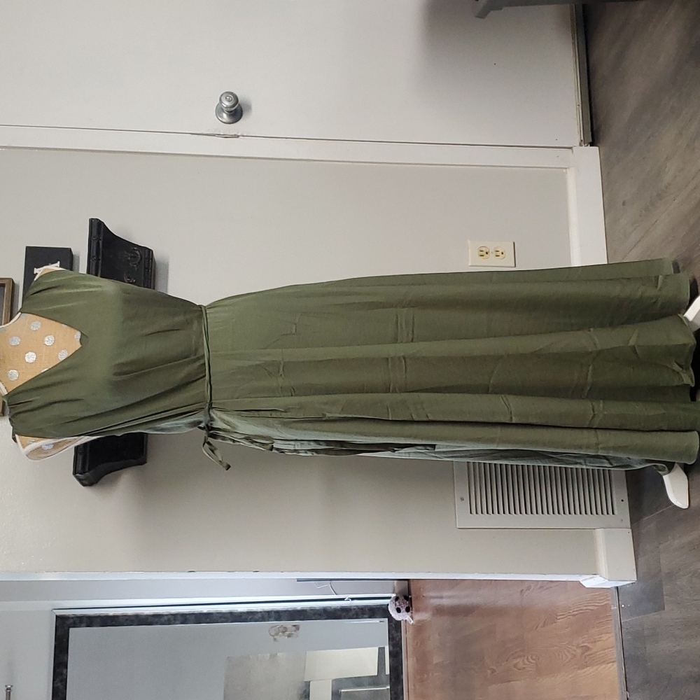 NWT Banana Republic silk olive long dress. Size large.